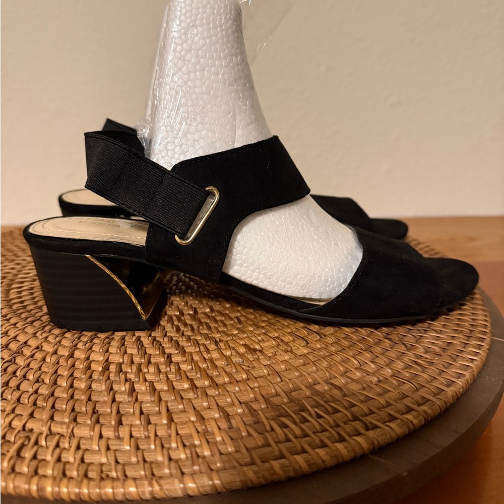 Liz Claiborne Black Low Block Heel Sandals‎ with Gold accents - Picture 7 of 11